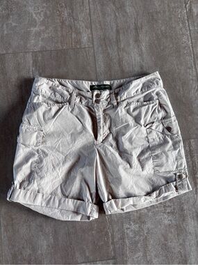 Eddie Bauer Light Beige Cargo Roll-Up Shorts